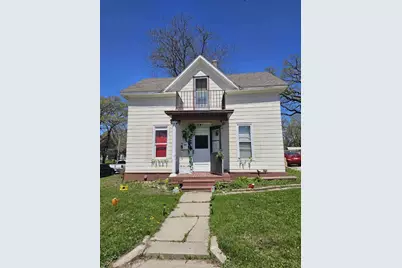 301 4th Avenue NE, Waseca, MN 56093 - Photo 1