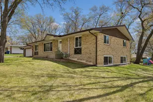 2002 Hillcrest Dr, Saint Cloud, MN 56303 - Photo 1