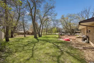 2002 Hillcrest Dr, Saint Cloud, MN 56303 - Photo 25