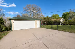 10441 Arrowhead Street NW, Coon Rapids, MN 55433 - Photo 3
