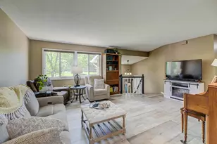 6676 Sandlewood Rd, Woodbury, MN 55125 - Photo 3