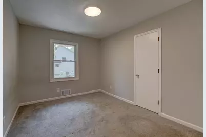 5881 Lexington Avenue N, Shoreview, MN 55126 - Photo 7