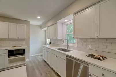 5881 Lexington Avenue N, Shoreview, MN 55126 - Photo 5