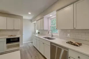 5881 Lexington Ave N, Shoreview, MN 55126 - Photo 5