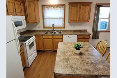 916 McDermott Avenue, Kandiyohi, MN 56251 - Photo 5