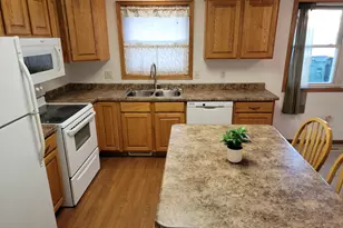 916 McDermott Ave, Kandiyohi, MN 56251 - Photo 5