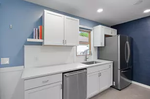 2619 Herschel St, Roseville, MN 55113 - Photo 9