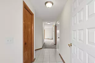 8143 Curtis Ln, Eden Prairie, MN 55347 - Photo 3