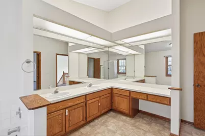 8143 Curtis Lane, Eden Prairie, MN 55347 - Photo 21
