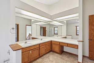 8143 Curtis Ln, Eden Prairie, MN 55347 - Photo 21