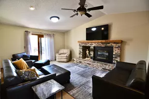 1361 Rosemary Ct, Hastings, MN 55033 - Photo 3