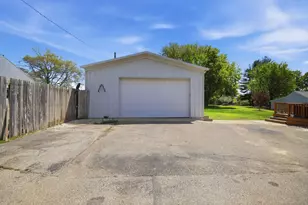 27090 540th Ave, Lansing, MN 55950 - Photo 5