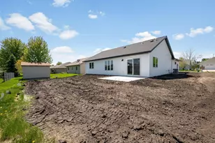 121 Copper Village Cir, Mankato, MN 56001 - Photo 5