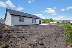 121 Copper Village Cir, Mankato, MN 56001 - Photo 7