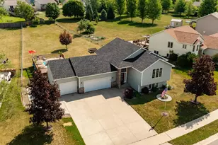 657 S Pointe Ct SW, Rochester, MN 55902 - Photo 1