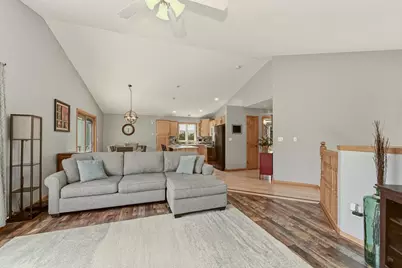 657 S Pointe Court SW, Rochester, MN 55902 - Photo 5