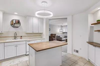 7930 Golden Valley Road #10, Golden Valley, MN 55427 - Photo 11