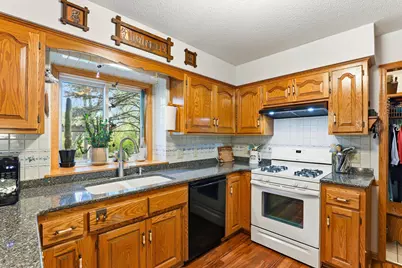 12270 Europa Avenue N, Saint Paul, MN 55110 - Photo 15