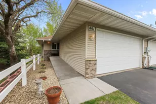 801 White Oak Ct, New Brighton, MN 55112 - Photo 3