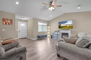 38768 Maple Ct, North Branch, MN 55056 - Photo 5
