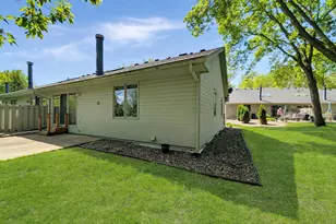 18758 Clear View Ln, Minnetonka, MN 55345 - Photo 17
