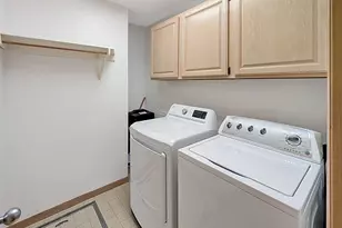 18758 Clear View Ln, Minnetonka, MN 55345 - Photo 15