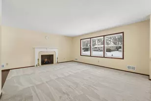 1051 Tiller Ln, Shoreview, MN 55126 - Photo 9