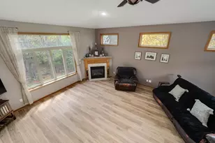 10154 Noble Ct N, Brooklyn Park, MN 55443 - Photo 7