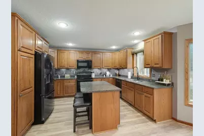 10154 Noble Court N, Brooklyn Park, MN 55443 - Photo 11