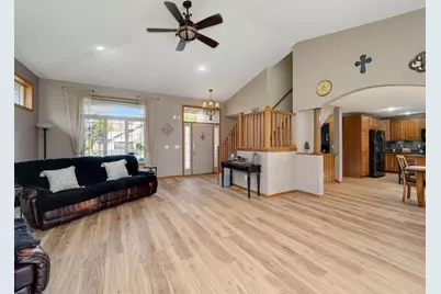 10154 Noble Court N, Brooklyn Park, MN 55443 - Photo 5