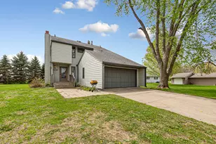 109 Windsor Ct E, Le Sueur, MN 56058 - Photo 1