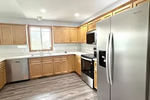 211 7th St S, Winsted, MN 55395 - Photo 9