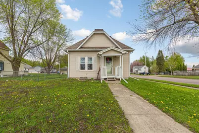 75 S Montgomery Avenue, Le Center, MN 56057 - Photo 1