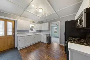 75 S Montgomery Ave, Le Center, MN 56057 - Photo 9