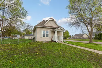 75 S Montgomery Avenue, Le Center, MN 56057 - Photo 3