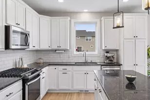11872 Linden Ct N, Lake Elmo, MN 55042 - Photo 5