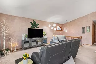 6683 Falstaff Rd, Woodbury, MN 55125 - Photo 5