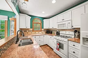 1644 Rose Hill Cir, Saint Paul, MN 55108 - Photo 9