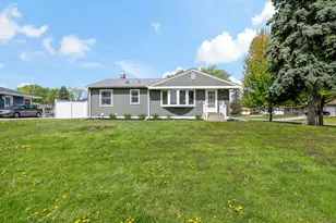2753 Delaware Ave, North Saint Paul, MN 55109 - Photo 3