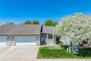 1020 Primrose Ln, Waconia, MN 55387 - Photo 3