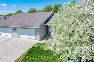 1020 Primrose Ln, Waconia, MN 55387 - Photo 5