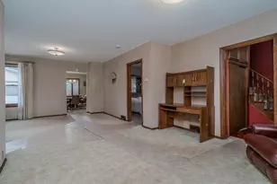 109 E 8th St, Crookston, MN 56716 - Photo 7