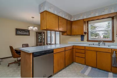 109 E 8th Street, Crookston, MN 56716 - Photo 5