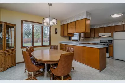 109 E 8th Street, Crookston, MN 56716 - Photo 3