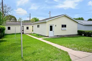 671 E King St, Winona, MN 55987 - Photo 25