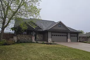 38270 Everett Ave, North Branch, MN 55056 - Photo 1