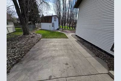 1831 Prairie Lane S, Fargo,  58103 - Photo 27