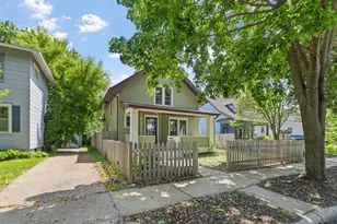 1024 Victoria St N, Saint Paul, MN 55103 - Photo 3