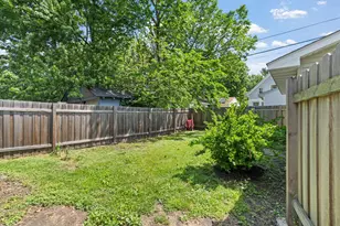 1024 Victoria St N, Saint Paul, MN 55103 - Photo 7