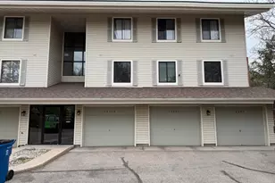 14302 Fairway Dr, Eden Prairie, MN 55344 - Photo 15
